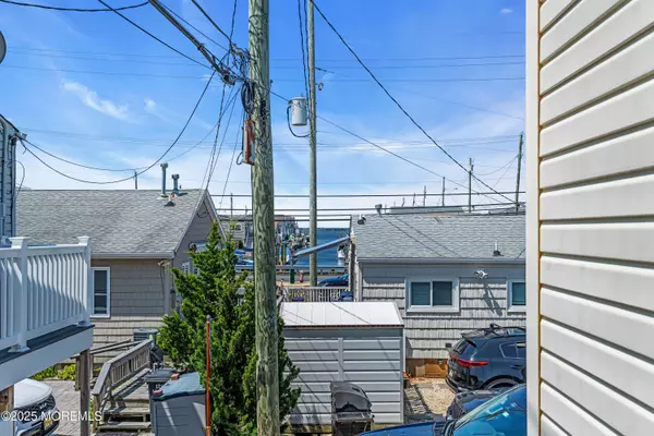 Lavallette, NJ 08735,123 W Tide Way