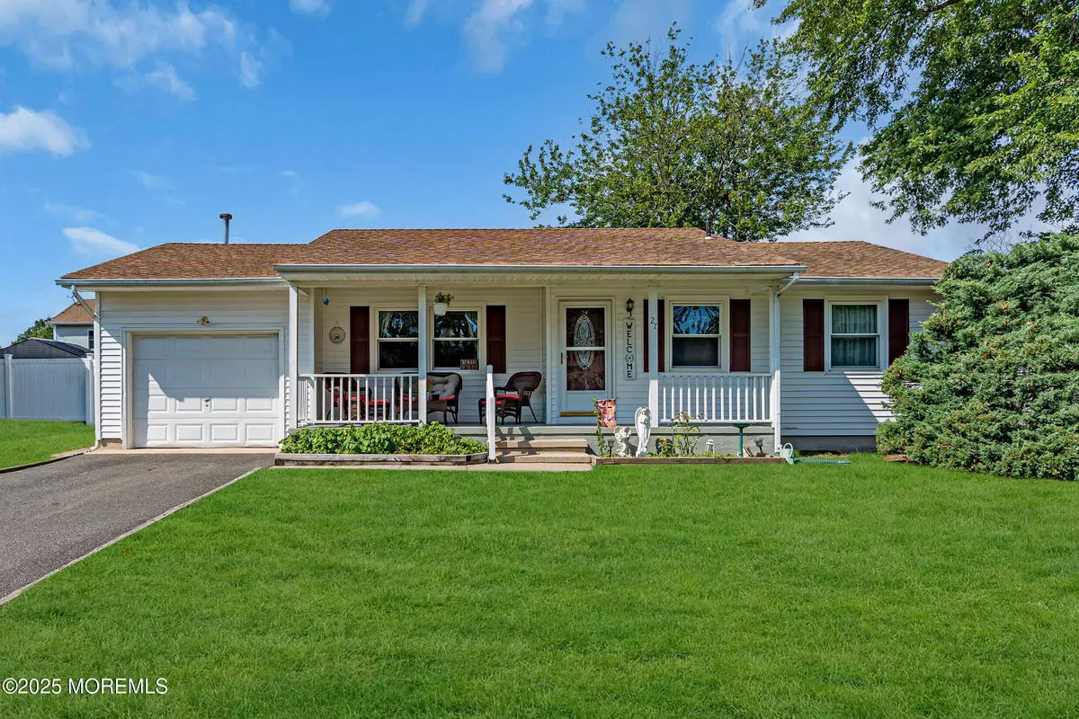 Bayville, NJ 08721,27 Carver Street