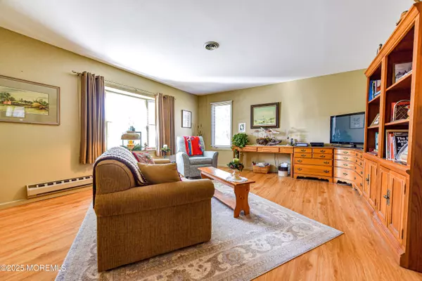 Manahawkin, NJ 08050,23 Cedar Avenue