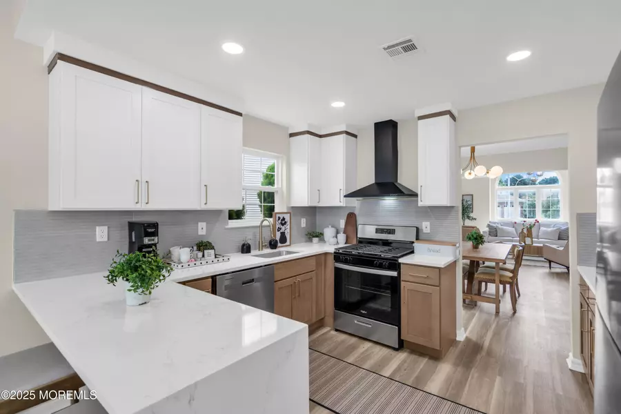 14 Gwyn Court, Toms River, NJ 08757