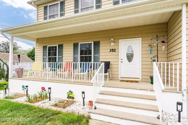 Beachwood, NJ 08722,352 Halliard Avenue