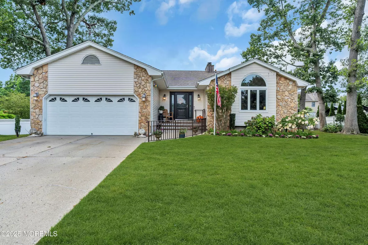 Bayville, NJ 08721,8 Laurel Lane