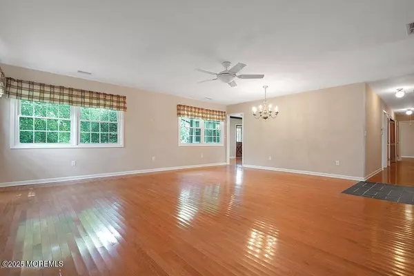 Toms River, NJ 08753,118 Point O Woods Drive