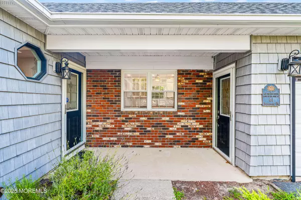 Howell, NJ 07731,61 Berkshire Drive