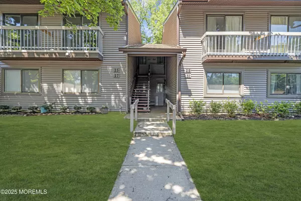 25 Claremont Court, Red Bank, NJ 07701