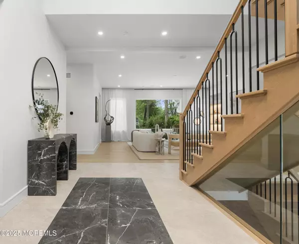 Oakhurst, NJ 07755,428 Wells Avenue