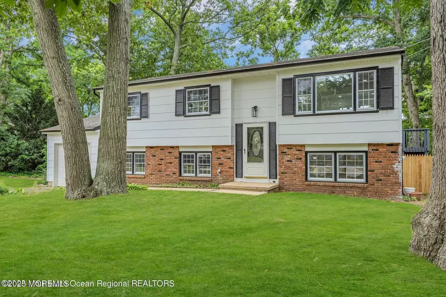 345 Dallas Drive, Toms River, NJ 08753