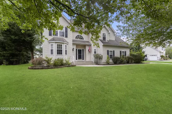 Howell, NJ 07731,29 Woodview Drive