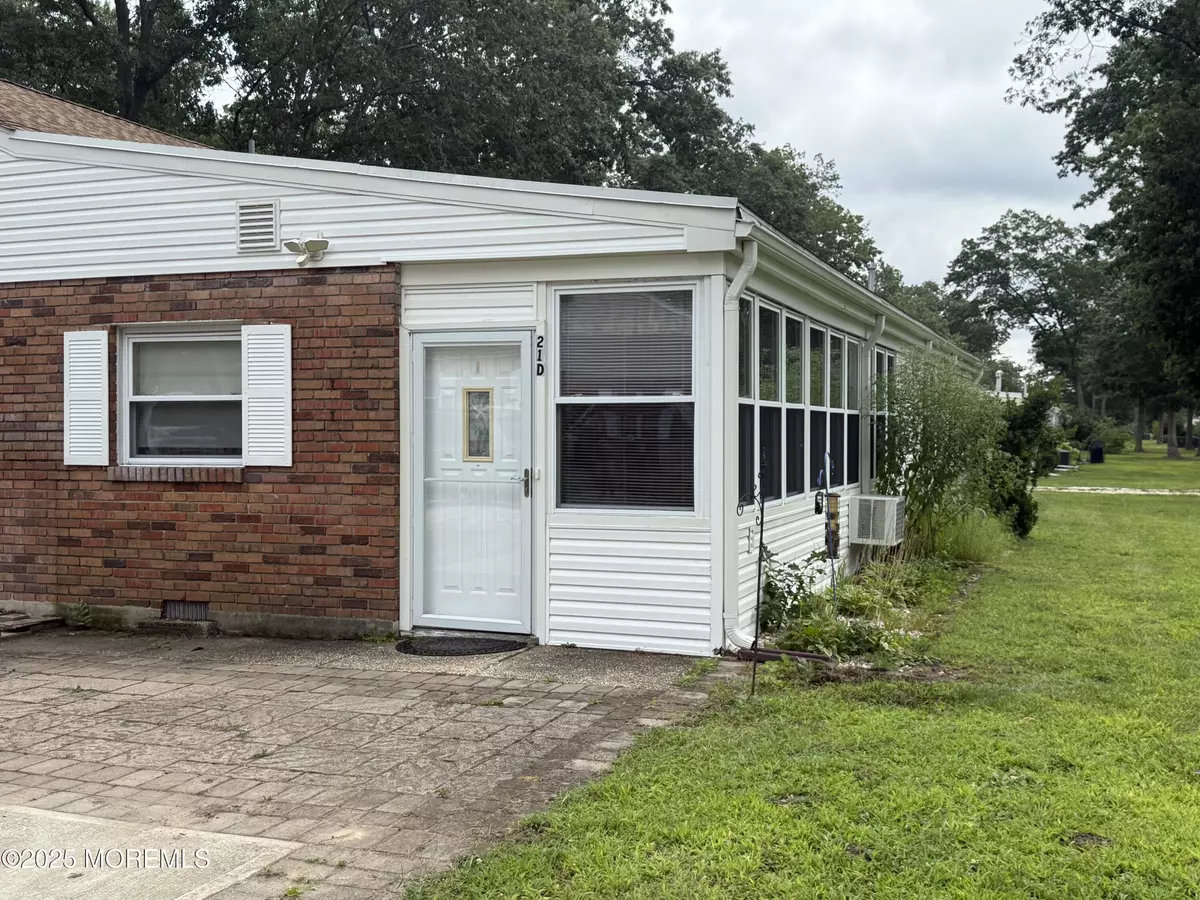 Toms River, NJ 08757,21 Cedar Street #D