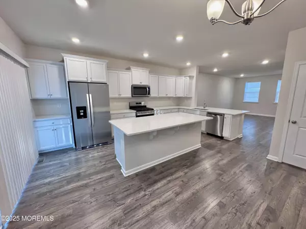 Manahawkin, NJ 08050,89 Melanie Way #405