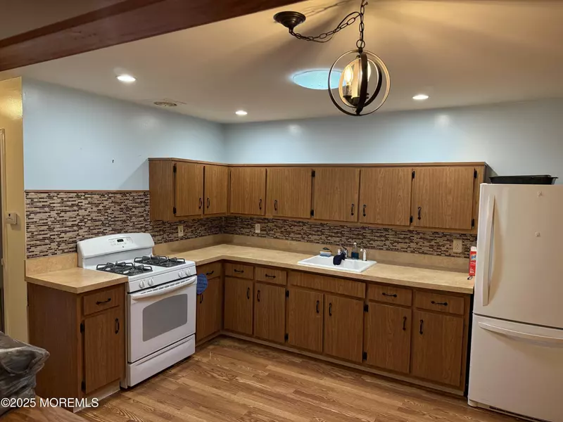 6 Chestnut Street, Toms River, NJ 08757