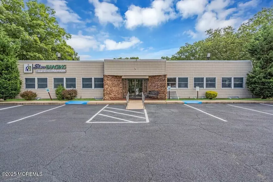 75 Lacey Road #Suite 4, Whiting, NJ 08759