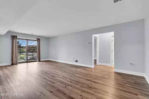 Edison, NJ 08817,1617 Raspberry Court