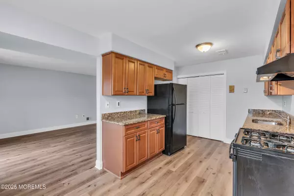 Edison, NJ 08817,1617 Raspberry Court