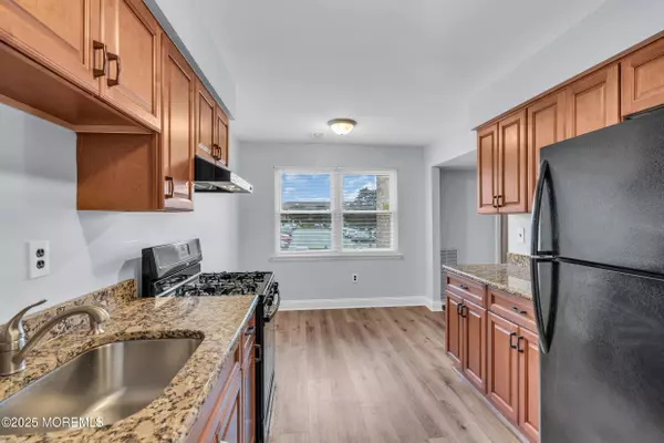 Edison, NJ 08817,1617 Raspberry Court