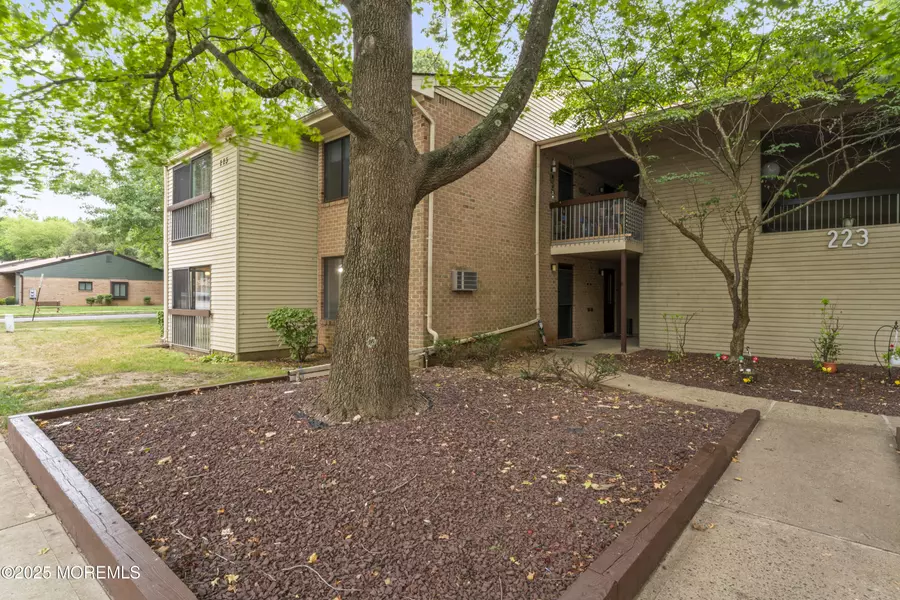 223 Medford Court #A, Manalapan, NJ 07726