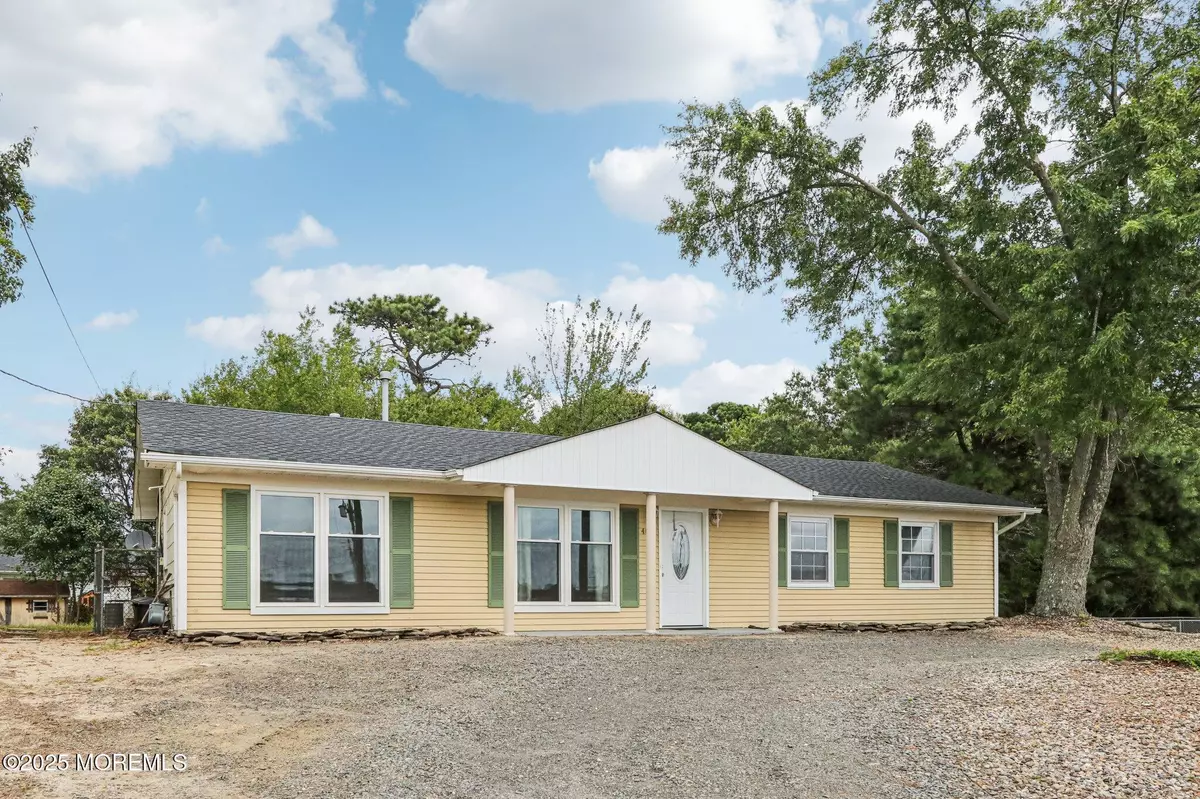 Lanoka Harbor, NJ 08734,406 Sycamore Drive