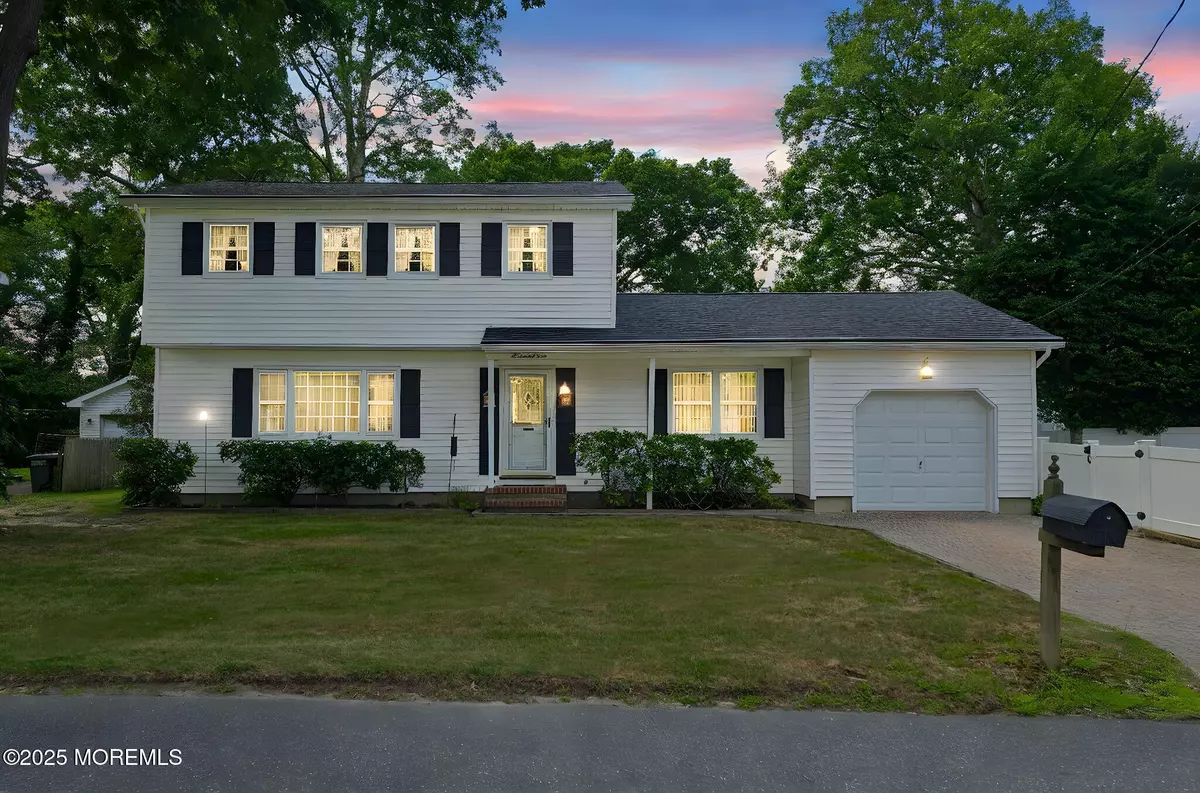 Point Pleasant, NJ 08742,223 Pinetree Place