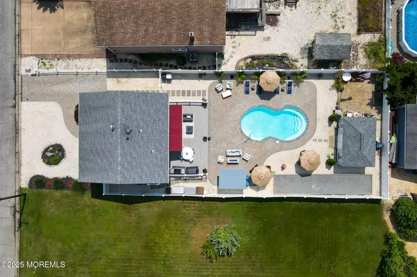 Lavallette, NJ 08735,240 Newark Avenue