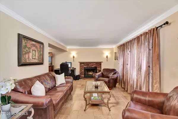 Howell, NJ 07731,51 Hedgewood Road