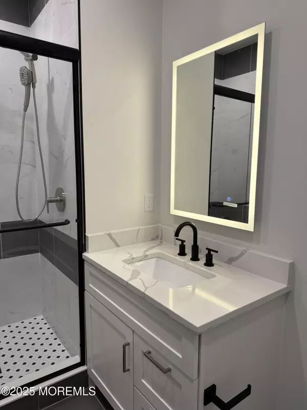 Long Branch, NJ 07740,179 Chelsea Avenue #304