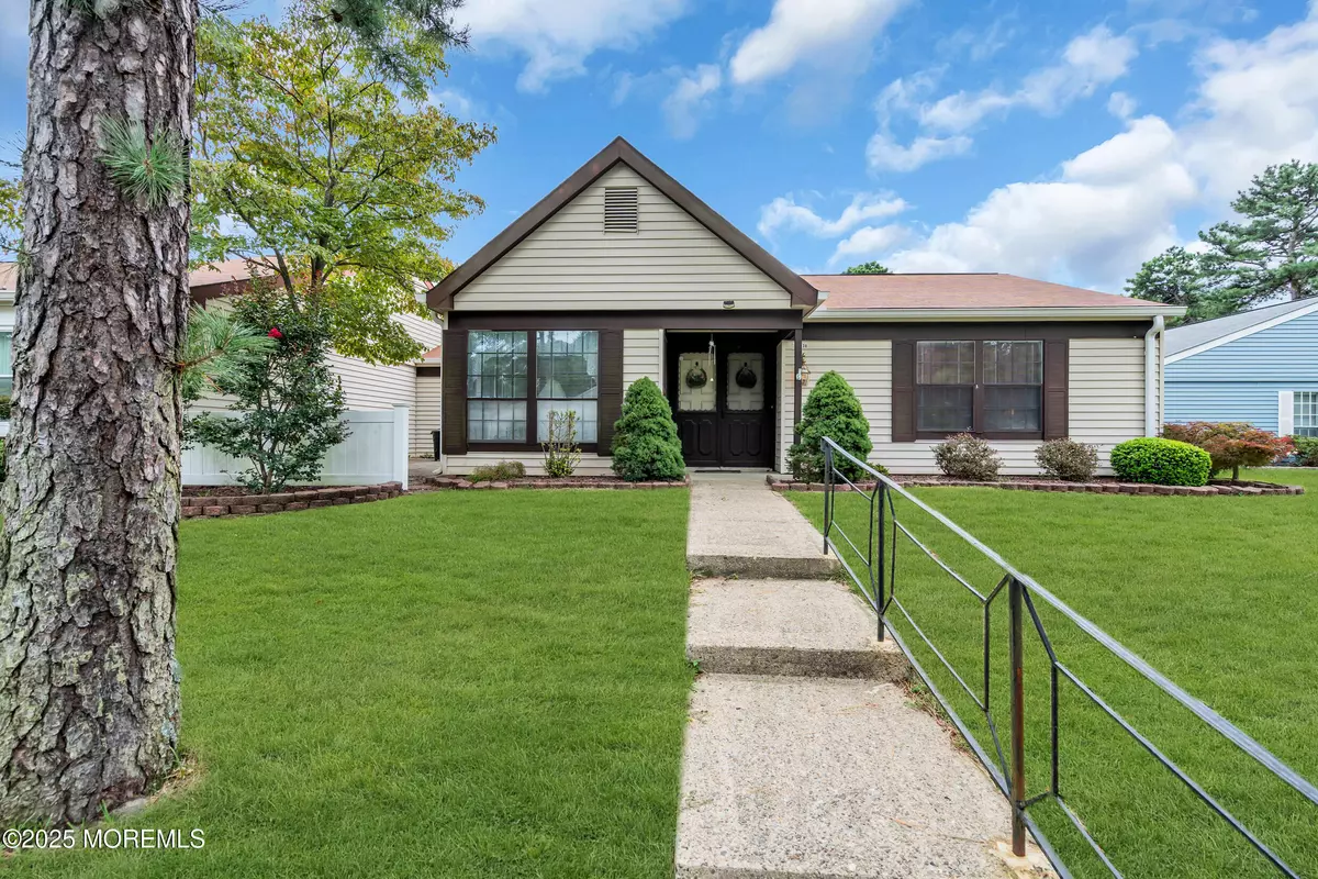 Manchester, NJ 08759,533 Warwick Court