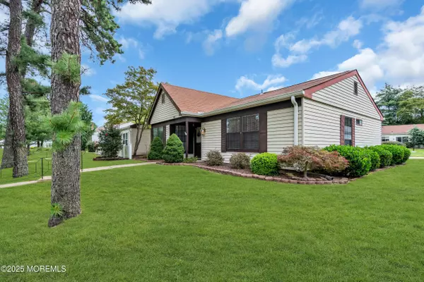 Manchester, NJ 08759,533 Warwick Court