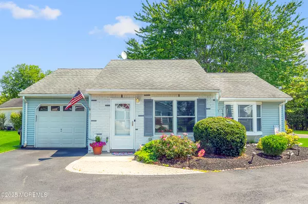 23 Carnaby Close #1000, Freehold, NJ 07728