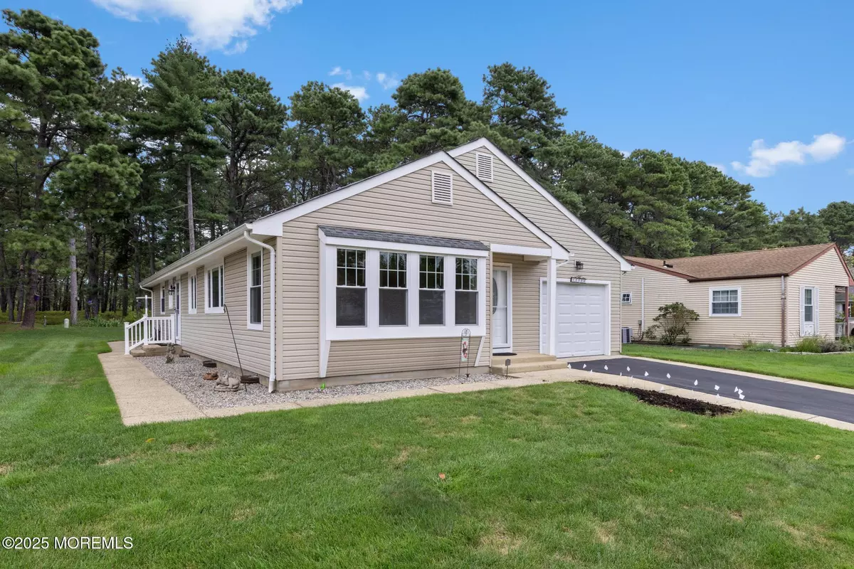 Whiting, NJ 08759,111 Sunset Road #60