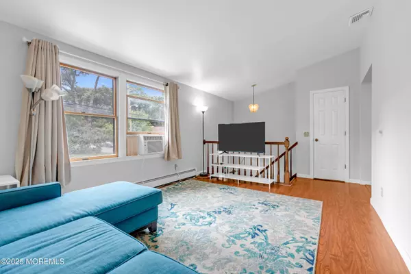 Lanoka Harbor, NJ 08734,20 Bay Way