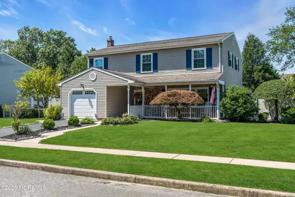 Howell, NJ 07731,16 Pine Needle Street