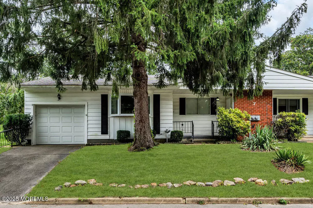 Whiting, NJ 08759,7 Connecticut Drive #B