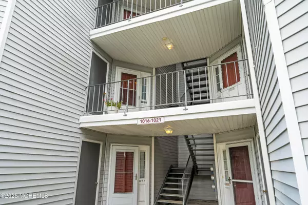 Toms River, NJ 08753,1019 Waters Edge Drive