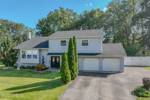 21 Sugarbush Road, Howell, NJ 07731