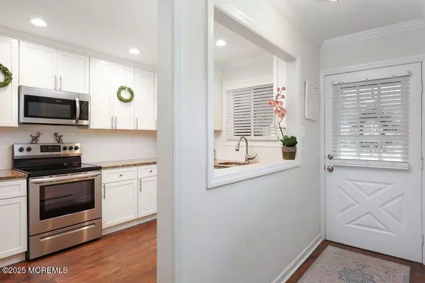 Red Bank, NJ 07701,90 Friendship Court