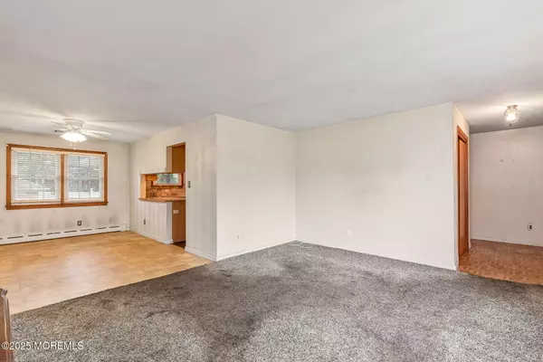 Woodbridge, NJ 07095,587 Linden Avenue