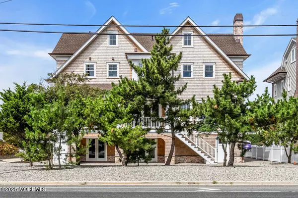 Mantoloking, NJ 08738,1025 Barnegat Lane #B