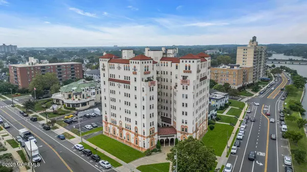 Asbury Park, NJ 07712,400 Deal Lake Drive #4G