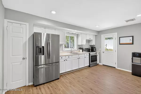 Manahawkin, NJ 08050,248 Matey Avenue