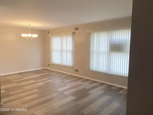 Lakewood, NJ 08701,71 Jean Street