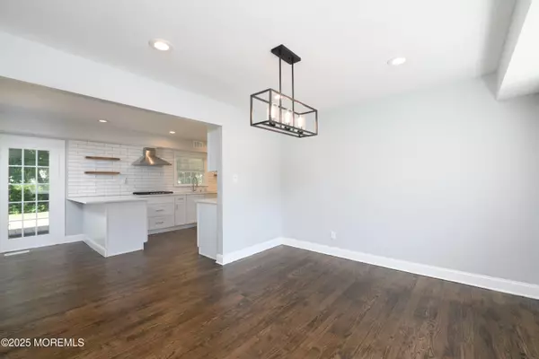 Manalapan, NJ 07726,8 Wayne Court