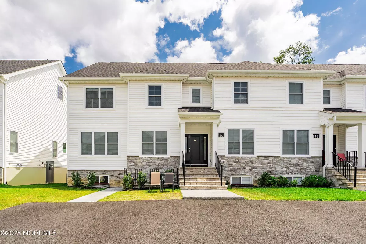 Lakewood, NJ 08701,20 Holden Square