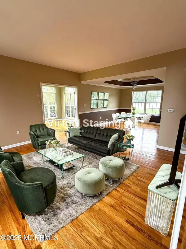 Manalapan, NJ 07726,3 Derek Court