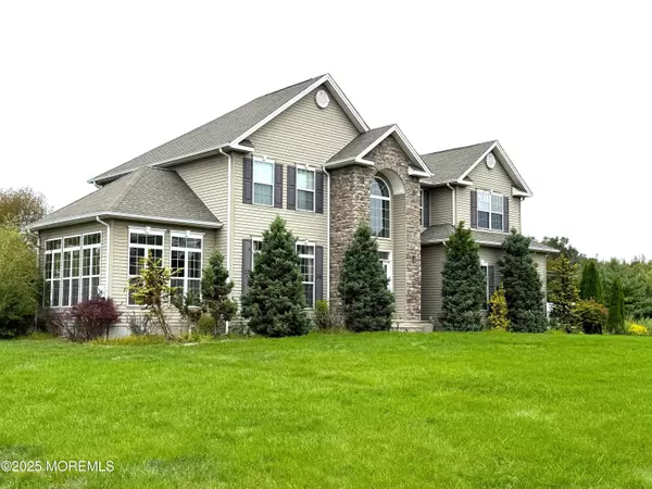 Manalapan, NJ 07726,3 Derek Court