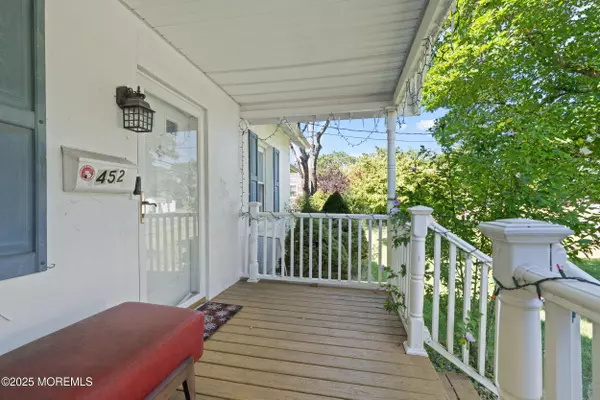 Oakhurst, NJ 07755,452 W Park Avenue