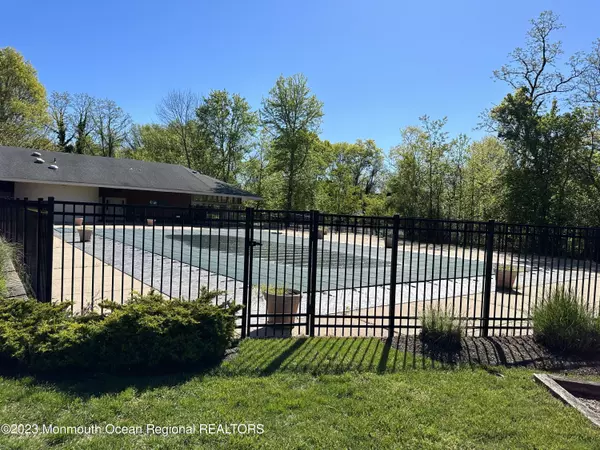 Tinton Falls, NJ 07724,14 Dawn Court SE