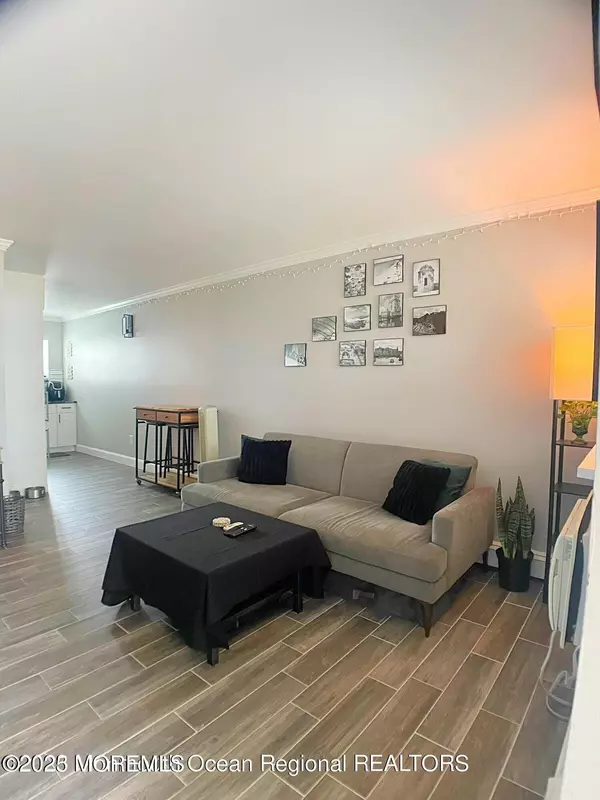 Long Branch, NJ 07740,455 Ocean Boulevard #20