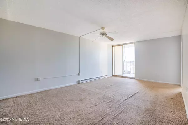 Belmar, NJ 07719,1000 River Road #4G