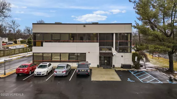 Kendall Park, NJ 08824,3270 NJ 27