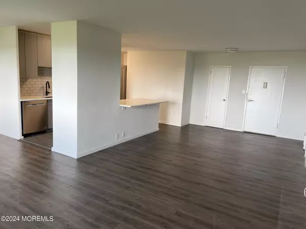 Atlantic Highlands, NJ 07716,10 Ocean Boulevard #4D